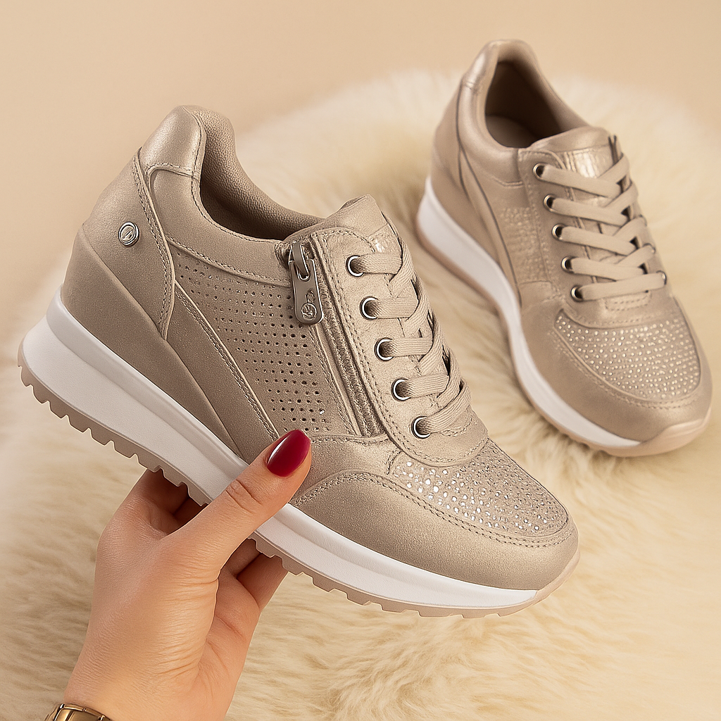 Women’s wide fit casual shoes with supportive insole and extra toe room in black, beige, and light grey, ideal for daily wear.