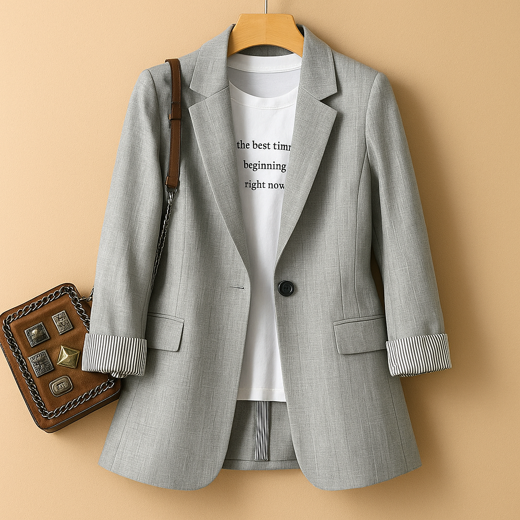Women’s casual blazer with long sleeves and tailored fit, lightweight and ideal for everyday wear in any season.