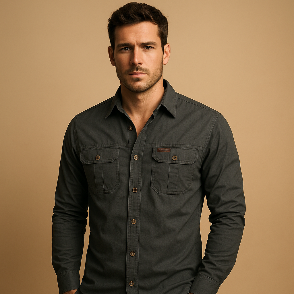 Casual cotton cargo shirt for men with relaxed fit and functional pockets, ideal for outdoor activities and everyday casual style.