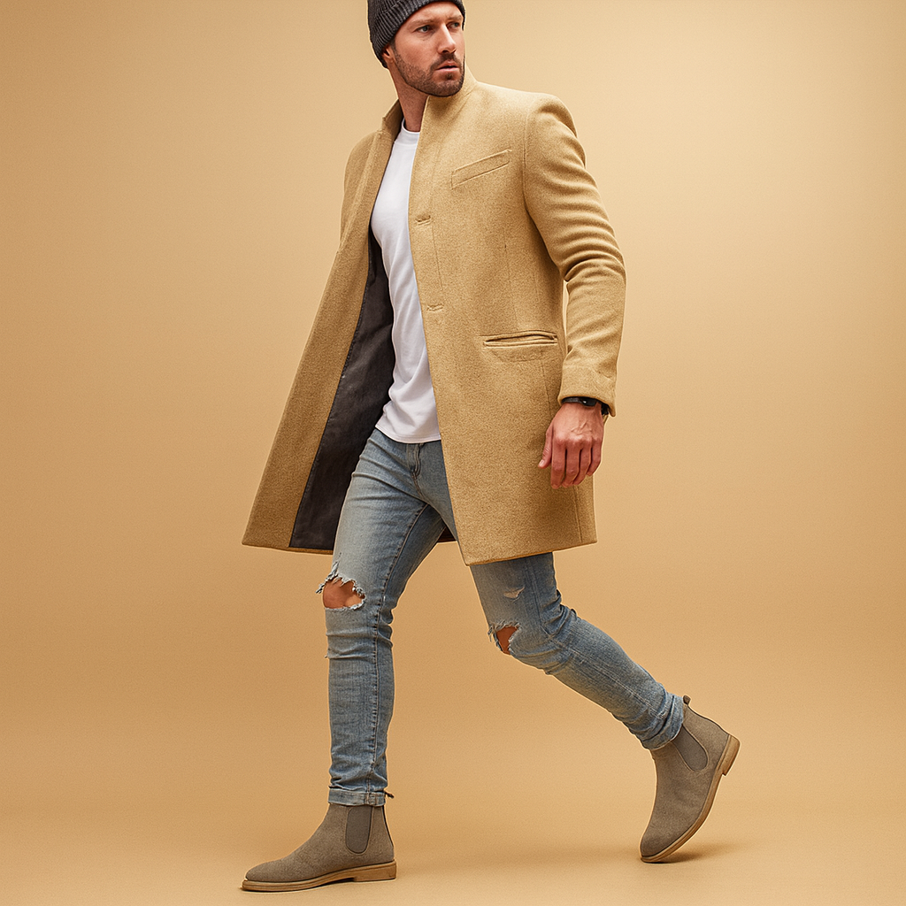 Men’s casual winter coat with a relaxed fit and insulated lining, offering warmth and modern style for everyday wear and leisure during cold days.
