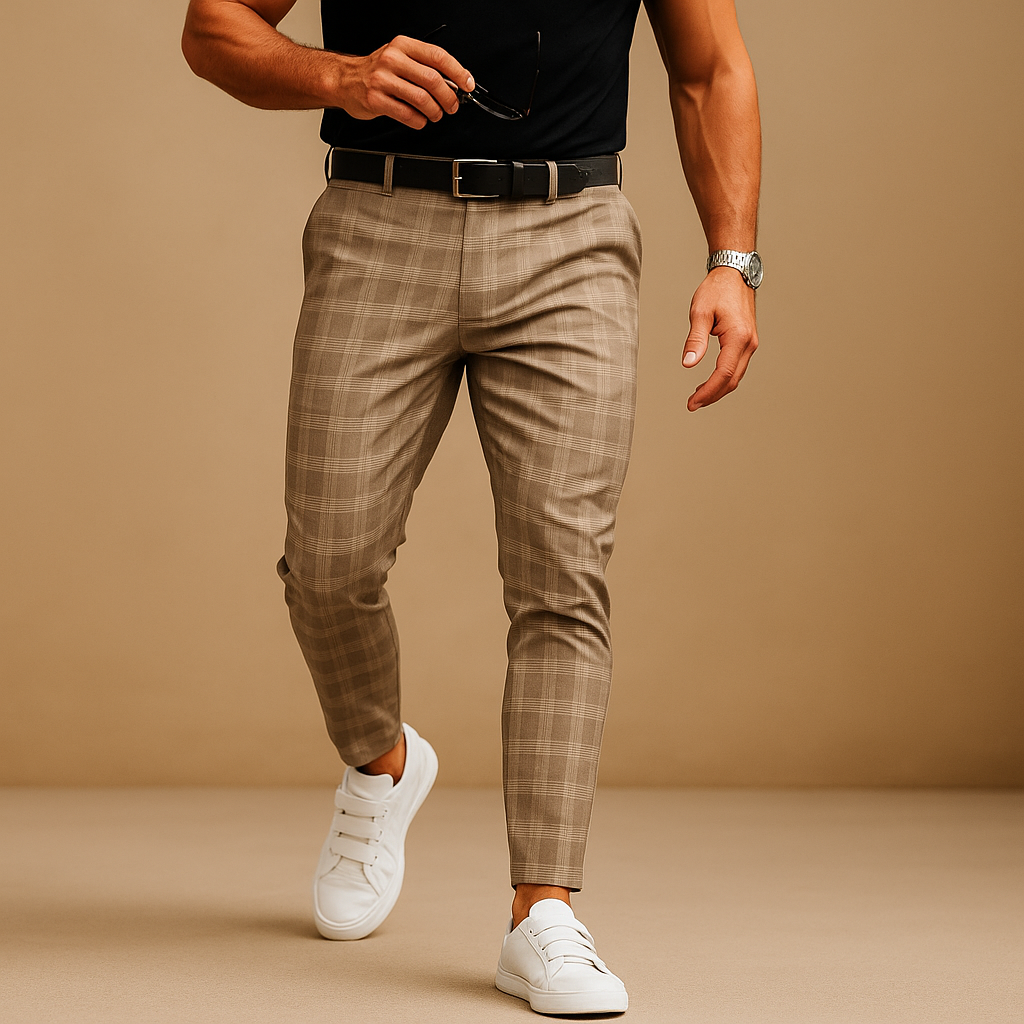 Men’s plaid casual trousers with a relaxed fit and subtle check pattern, ideal for both daily wear and smart-casual outfits.