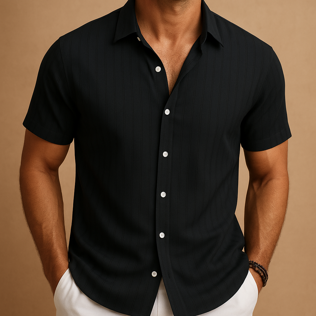 Men’s short-sleeved summer shirt in a solid color with a clean collar, perfect for warm days, casual events, or relaxed office wear.