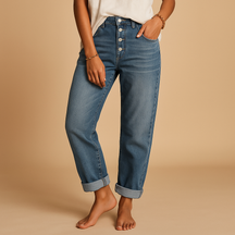 Women’s high-waisted loose fit jeans in classic denim blue with wide legs, ideal for casual and trendy outfits