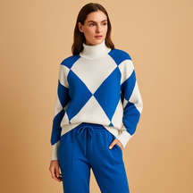 Women’s lounge set with comfortable sweatshirt and joggers in beige, red, blue, and black, ideal for relaxing at home or casual outings