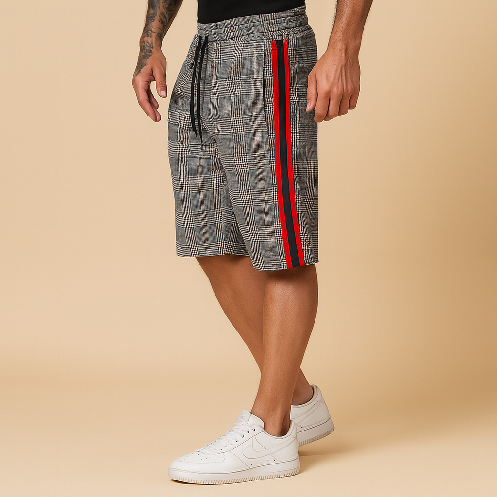 Men’s casual summer shorts with breathable fabric, elastic waistband, and tapered leg, ideal for leisure, city strolls, and summer outings.