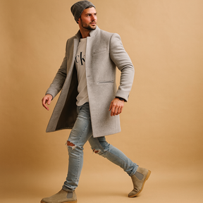 Men’s casual winter coat with a relaxed fit and insulated lining, offering warmth and modern style for everyday wear and leisure during cold days.