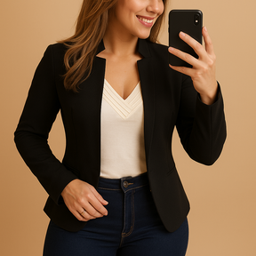 Women’s lightweight blazer with lapel collar and regular fit, perfect for spring and summer office or casual outfits.
