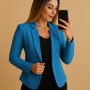 Women’s lightweight blazer with lapel collar and regular fit, perfect for spring and summer office or casual outfits.