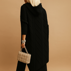 Lightweight women's hooded jacket in black and khaki with long sleeves, perfect for streetwear and casual outfits