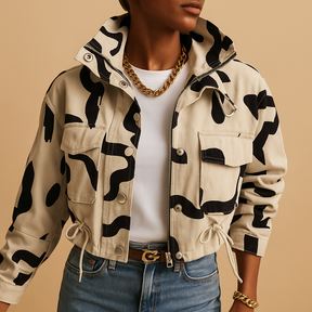 Women’s lightweight summer jacket with tailored fit and breathable fabric, ideal for stylish everyday wear in warmer weather