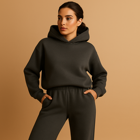 Women’s oversized loungewear set with relaxed-fit hoodie and joggers, ideal for home, leisure, and everyday comfort.