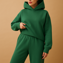 Women’s oversized loungewear set with relaxed-fit hoodie and joggers, ideal for home, leisure, and everyday comfort.