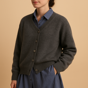 Warm wool-look knit sweater for women in neutral tones, ideal for cozy winter wear and stylish everyday outfits.