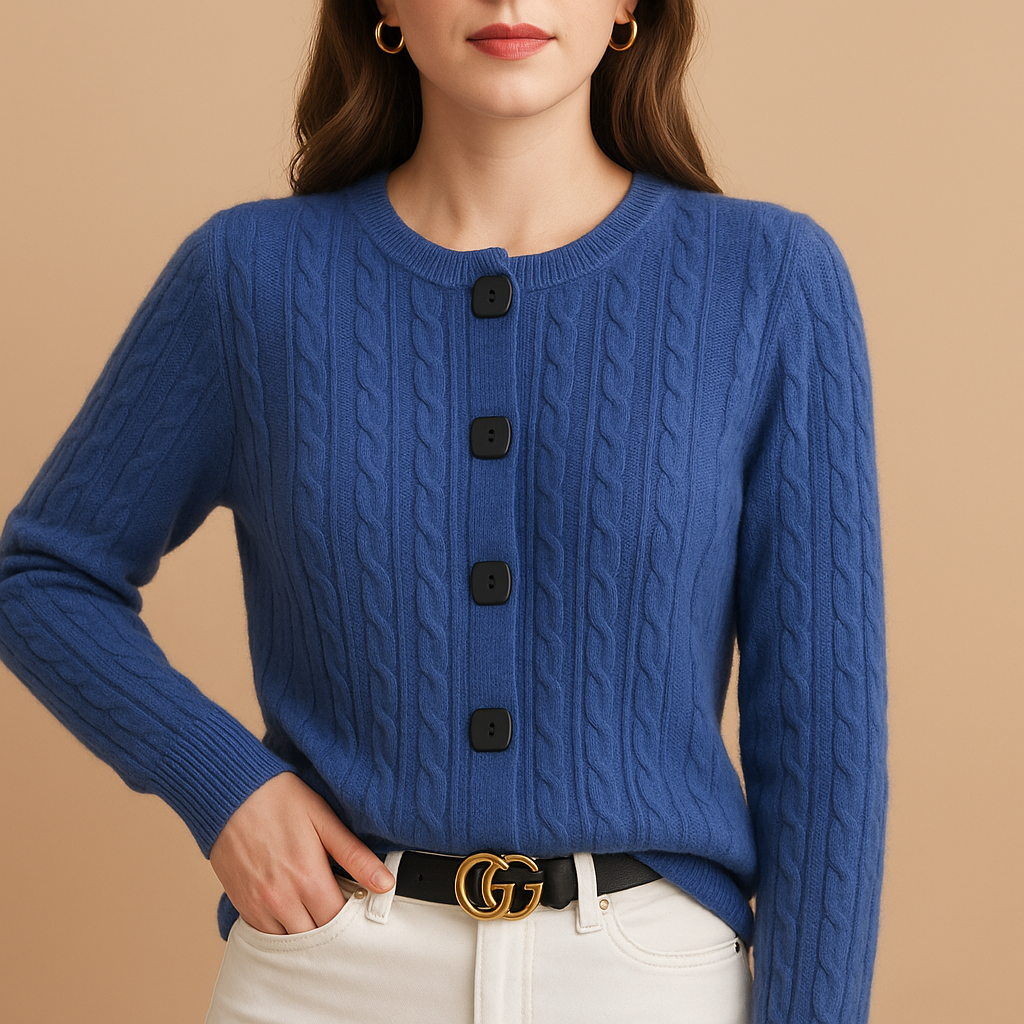 Women's warm wool vest with buttons, perfect for layering in cold seasons with a timeless and elegant look.