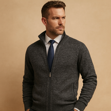 Versatile men’s zipped cardigan with modern design, warm and comfortable for autumn, winter, work, leisure, and casual wear.